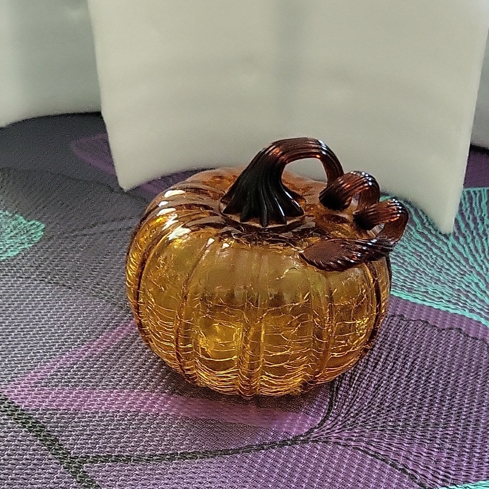 Pier 1 Amber Glass Pumpkin Accent